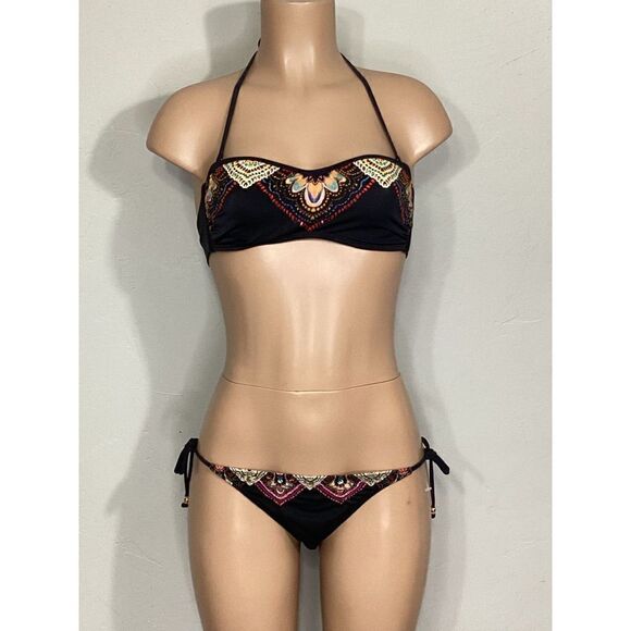 New. Pilyq embroidered full bikini. MIXED SIZES
S-top/L-bottoms. Normally $169 - Picture 2 of 8